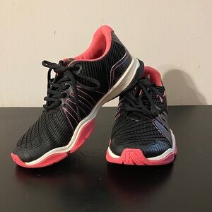 Beachbody High Performance Memory Foam Black and Pink Athletic Shoes
